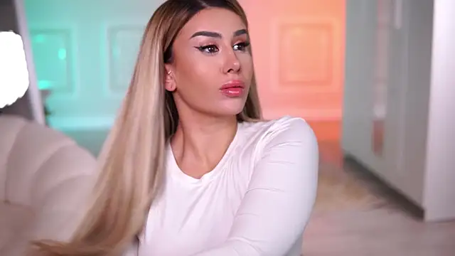 EvaZane online show from November 19, 8:20 pm