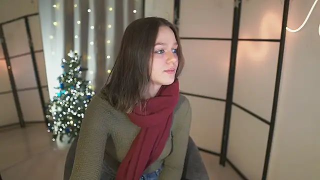 Addelin Moon online show from December 31, 4:14 pm