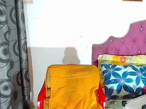 Snapshot of KandyHot_ chatting on December 7, 2:09 am KandyHot online show from December 7, 2:09 am