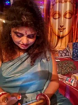 Snapshot of Maaya66 chatting on December 17, 10:32 pm Maaya66 online show from December 17, 10:32 pm