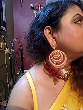 Snapshot of Maaya66 chatting on February 2, 5:59 pm Maaya66 online show from February 2, 5:59 pm