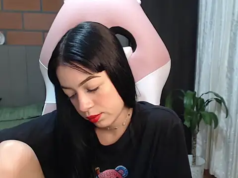 Caribbean beauty  online show from February 3, 11:05 pm