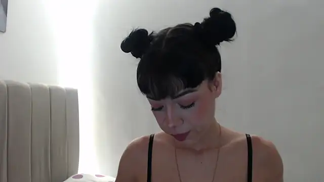 Caribbean beauty  online show from October 4, 6:50 pm