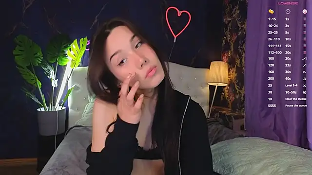 Kaia Sunshine Mia online show from March 10, 6:12 pm