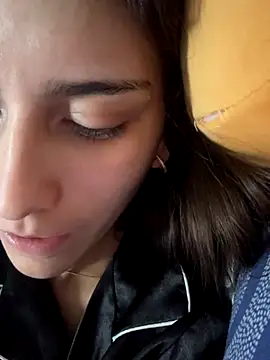 Snapshot of lupitta_1 chatting on November 12, 12:00 am lupitta 1 online show from November 12, 12:00 am