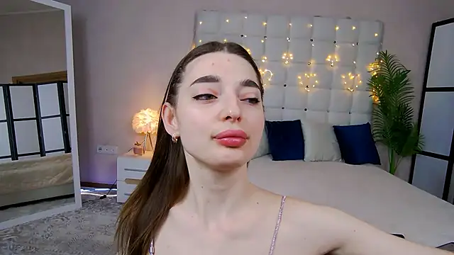 Snapshot of NicoleRosss chatting on January 16, 8:22 am NicoleRosss online show from January 16, 8:22 am