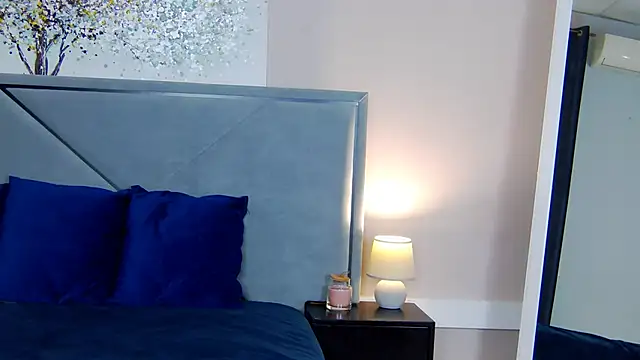 Snapshot of NicoleRosss chatting on October 11, 9:52 am NicoleRosss online show from October 11, 9:52 am
