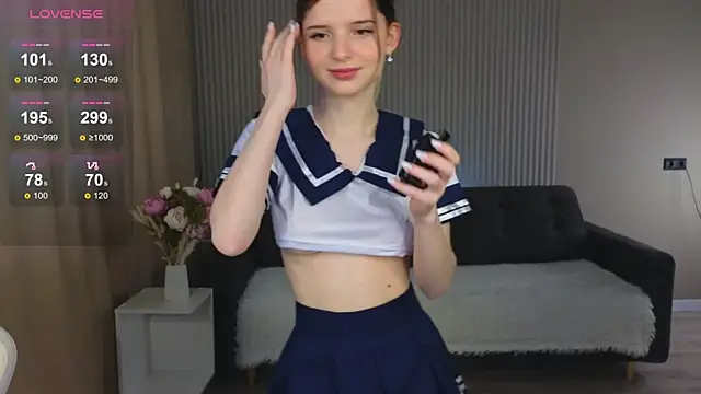 Snapshot of sofia__home chatting on November 13, 3:27 am sofia home online show from November 13, 3:27 am