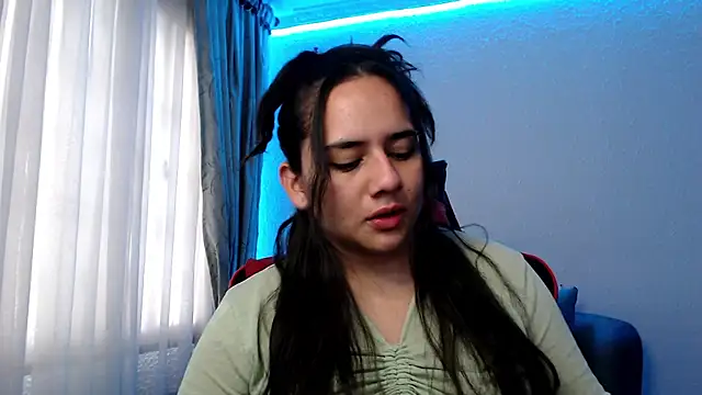 Snapshot of Lexyevans chatting on December 2, 7:38 pm Lexyevans online show from December 2, 7:38 pm