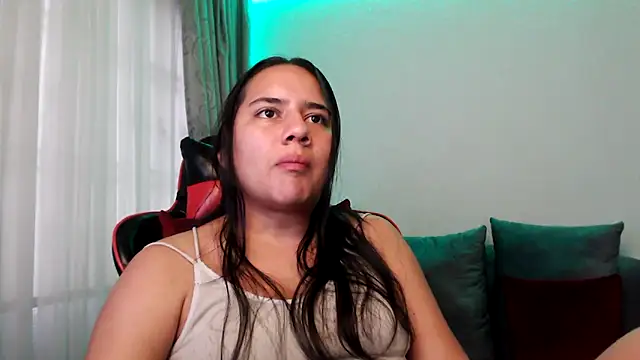 Snapshot of Lexyevans chatting on February 6, 10:10 pm Lexyevans online show from February 6, 10:10 pm