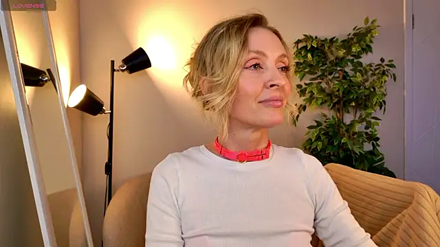 Snapshot of sexuallycorrecte chatting on February 27, 1:55 pm sexuallycorrecte online show from February 27, 1:55 pm