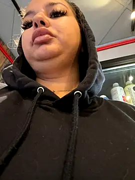 AllysonK online show from October 16, 5:41 am