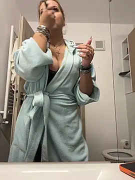 AllysonK online show from November 9, 3:32 pm