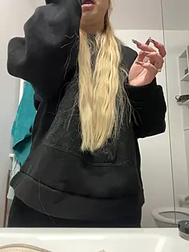 AllysonK online show from April 28, 11:04 am
