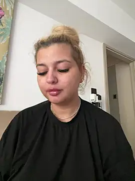 Snapshot of AllysonK chatting on June 14, 3:47 pm AllysonK online show from June 14, 3:47 pm