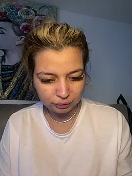 AllysonK online show from June 23, 4:05 pm
