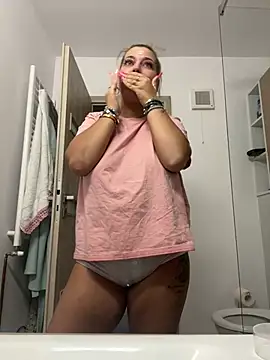 AllysonK online show from July 31, 8:36 am