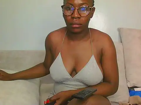 Snapshot of lisaa544 chatting on July 18, 3:44 am lisaa544 online show from July 18, 3:44 am