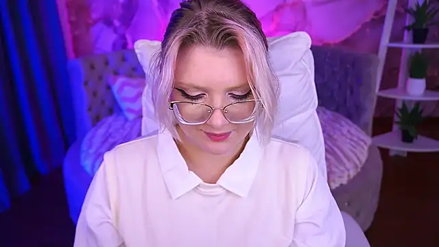 Snapshot of CoolTatis chatting on November 30, 7:01 am CoolTatis online show from November 30, 7:01 am