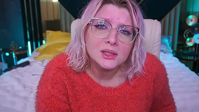 Snapshot of CoolTatis chatting on December 2, 7:47 am CoolTatis online show from December 2, 7:47 am