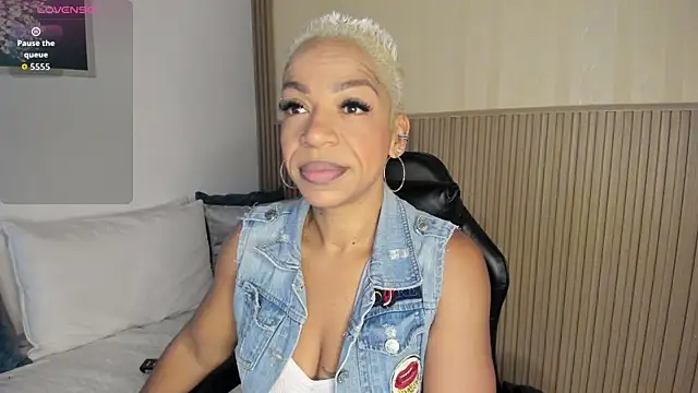 Snapshot of summer_night_ chatting on September 11, 11:21 am summer night online show from September 11, 11:21 am