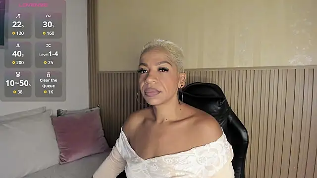 Snapshot of summer_night_ chatting on September 13, 12:38 pm summer night online show from September 13, 12:38 pm