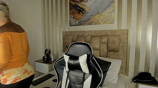 Snapshot of summer_night_ chatting on December 3, 12:03 pm summer night online show from December 3, 12:03 pm