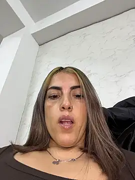 Snapshot of IsisLoveyes_ chatting on January 5, 6:22 pm IsisLoveyes online show from January 5, 6:22 pm