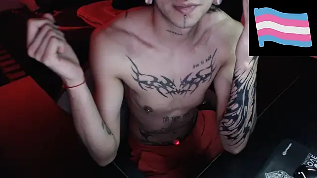 Snapshot of Gowtherr_ chatting on December 13, 1:26 am Gowtherr online show from December 13, 1:26 am