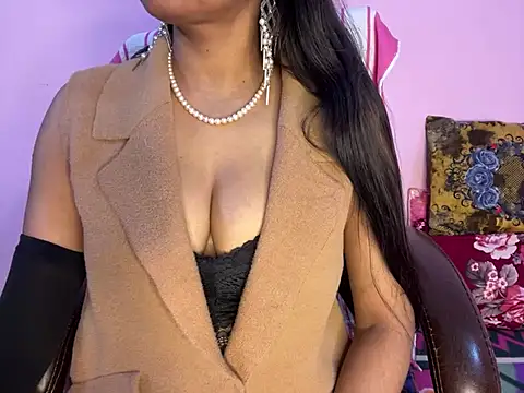 Snapshot of roshni-5 chatting on January 11, 11:02 pm roshni-5 online show from January 11, 11:02 pm