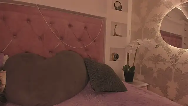 miss melissaa online show from October 22, 1:44 pm