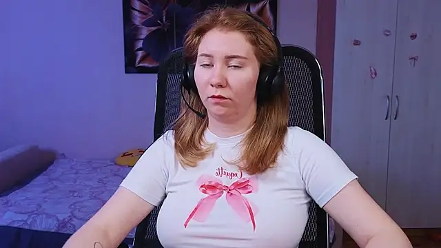 D0nna  online show from September 18, 10:50 am