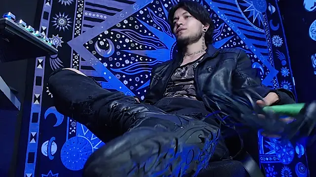 Dicaprioo  online show from February 15, 7:06 pm