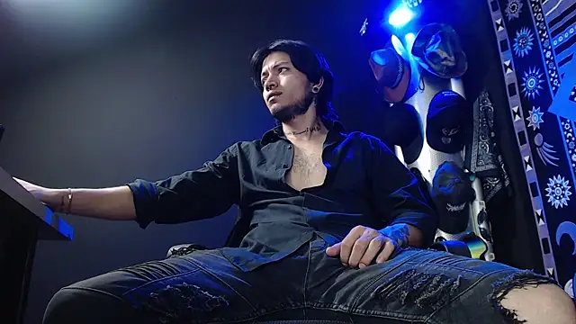 Dicaprioo  online show from March 3, 6:44 pm