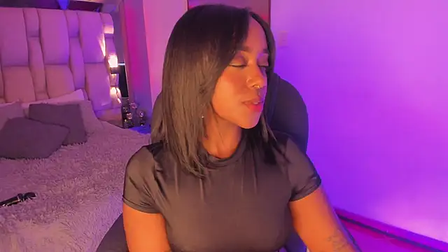 Snapshot of EmilyHaan chatting on January 16, 1:48 am EmilyHaan online show from January 16, 1:48 am