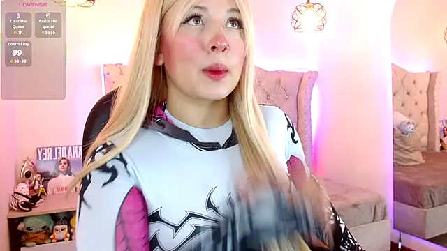 Charlotte Jones   online show from December 4, 10:57 am