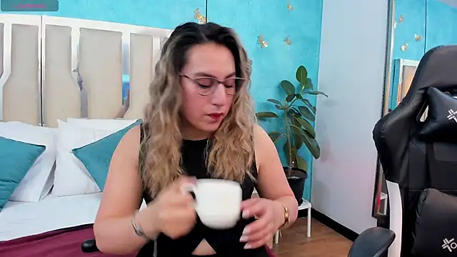 RubbyTaylor online show from April 25, 11:35 am