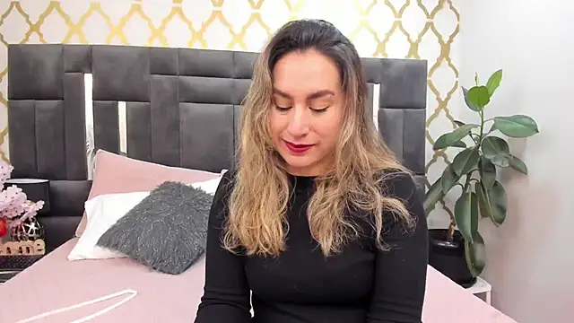 RubbyTaylor online show from May 28, 2:47 pm