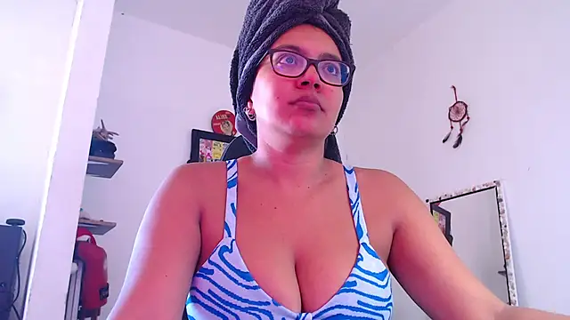 Snapshot of Rachell__420 chatting on November 22, 1:32 pm Rachell 420 online show from November 22, 1:32 pm