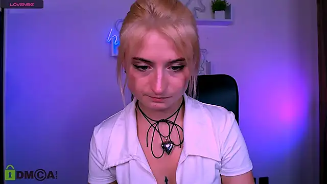 Snapshot of melisa_white1 chatting on July 15, 7:08 pm melisa white1 online show from July 15, 7:08 pm