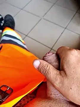 Snapshot of Szeltolo001 chatting on September 19, 12:28 pm Szeltolo001 online show from September 19, 12:28 pm