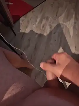 Snapshot of Szeltolo001 chatting on October 6, 2:42 am Szeltolo001 online show from October 6, 2:42 am