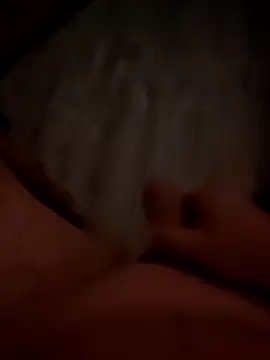 Snapshot of Szeltolo001 chatting on October 31, 1:06 am Szeltolo001 online show from October 31, 1:06 am