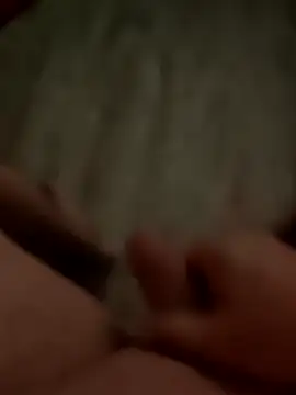 Snapshot of Szeltolo001 chatting on November 20, 1:50 am Szeltolo001 online show from November 20, 1:50 am