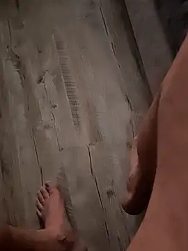 Snapshot of Szeltolo001 chatting on December 15, 2:49 am Szeltolo001 online show from December 15, 2:49 am