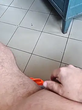 Snapshot of Szeltolo001 chatting on December 18, 11:16 am Szeltolo001 online show from December 18, 11:16 am