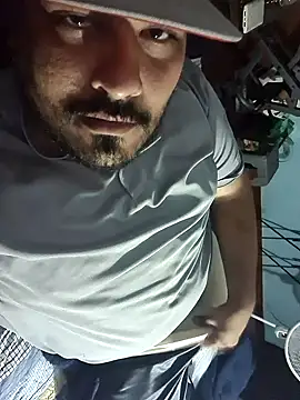 Snapshot of GILBERTHOR92 chatting on November 15, 11:29 am GILBERTHOR92 online show from November 15, 11:29 am