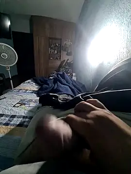 Snapshot of GILBERTHOR92 chatting on November 25, 6:35 am GILBERTHOR92 online show from November 25, 6:35 am