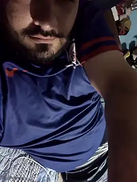 Snapshot of GILBERTHOR92 chatting on November 27, 7:10 am GILBERTHOR92 online show from November 27, 7:10 am