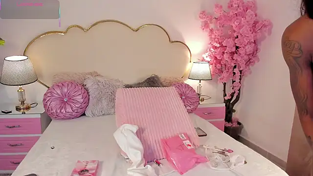 CahitlinBell online show from February 11, 6:51 am